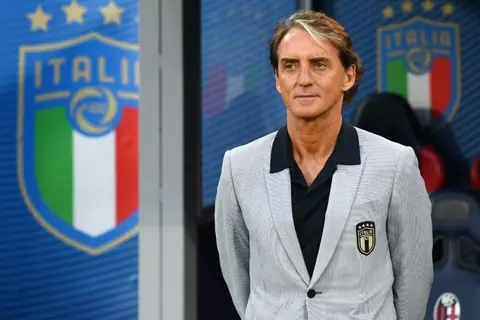 بعد استبعاد بيرلو.. مانشيني يقترب من العودة لتدريب إيطاليا